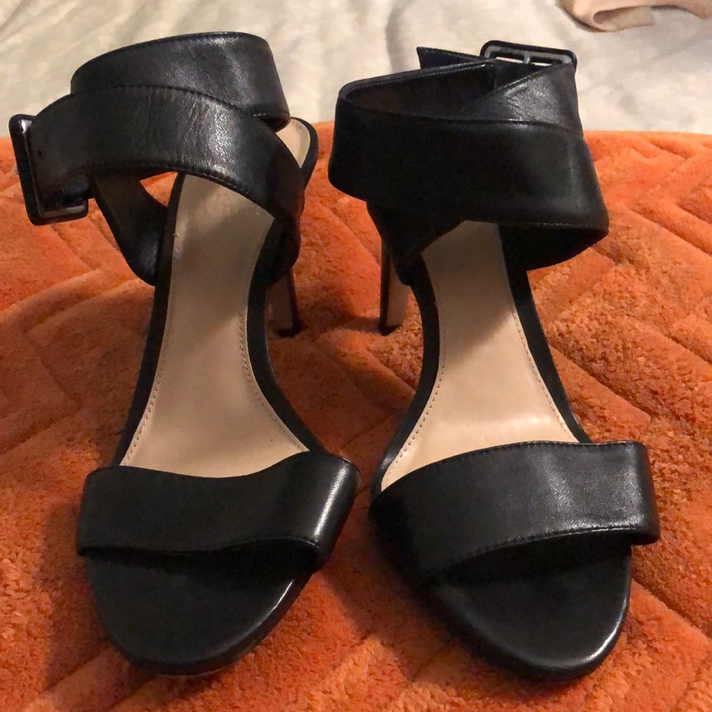 Beautiful Vince Camuto heels.